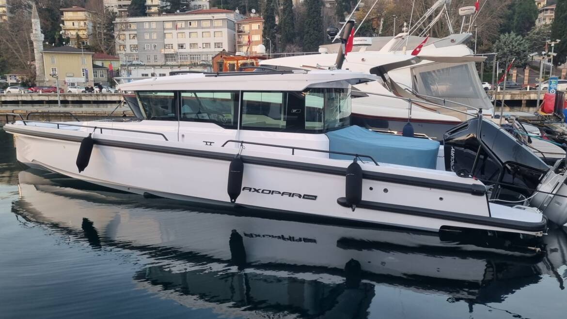 2024 Model TC Bayrak Axopar 37 XCabin