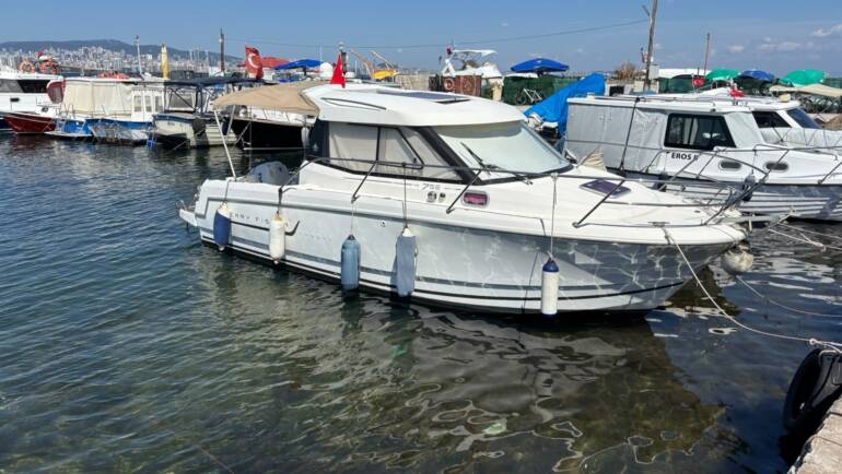 2013 model Jeanneau Merry Fisher 755 (YENİ GİRİŞ)